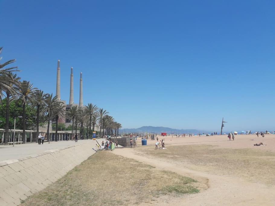 5 Min To The Sea And 15 Min To Barcelona Center Lejlighed Sant Adrià de Besòs Eksteriør billede